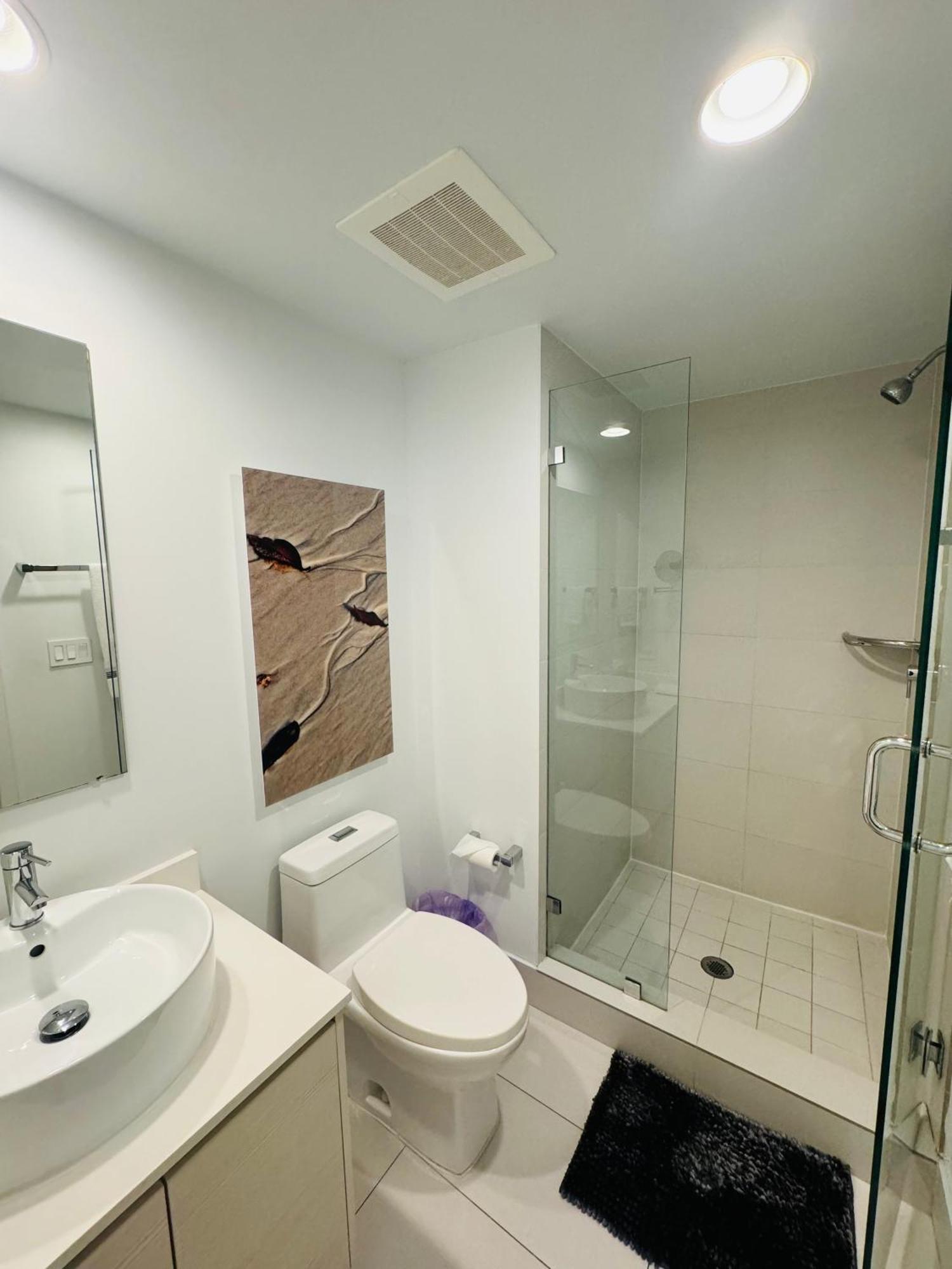 Lovely 2Bed 1Bath Condo With Private Balcony 18Th Floor Hallandale Beach Exterior photo